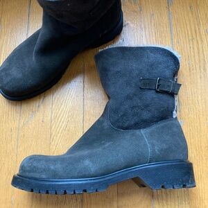 La Canadienne shearling-lined suede winter boots